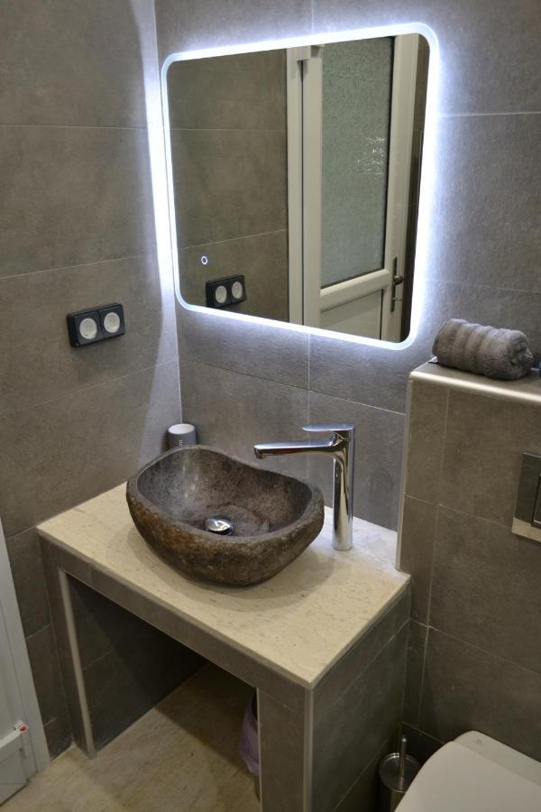 Stergiou Luxury Apartments With Shared Pool アナヴィソス エクステリア 写真