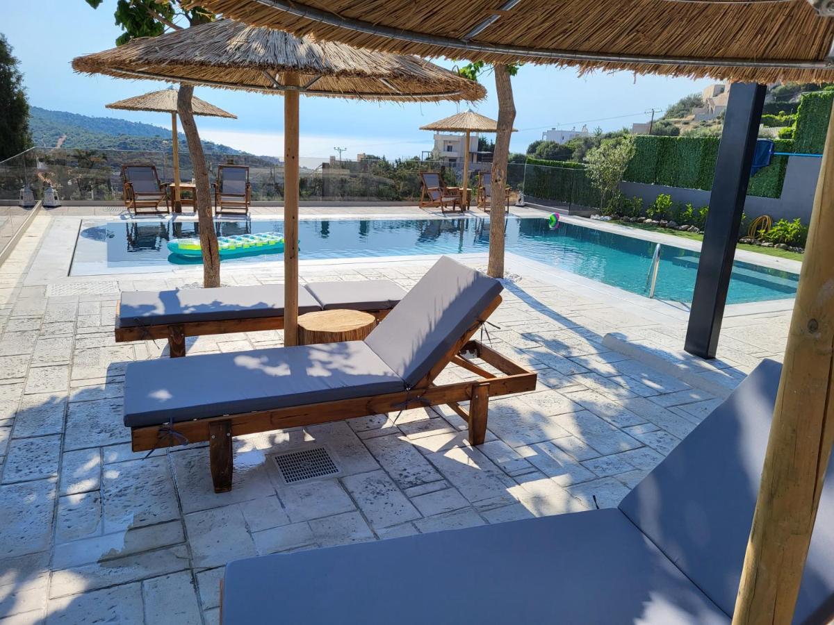 Stergiou Luxury Apartments With Shared Pool アナヴィソス エクステリア 写真