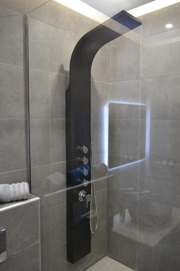 Stergiou Luxury Apartments With Shared Pool アナヴィソス エクステリア 写真