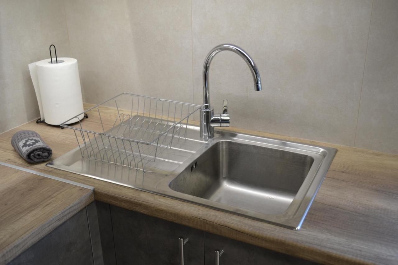 Stergiou Luxury Apartments With Shared Pool アナヴィソス エクステリア 写真