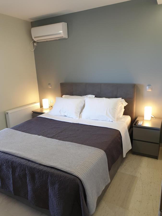 Stergiou Luxury Apartments With Shared Pool アナヴィソス エクステリア 写真