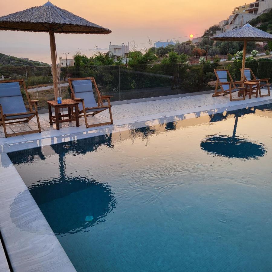 Stergiou Luxury Apartments With Shared Pool アナヴィソス エクステリア 写真